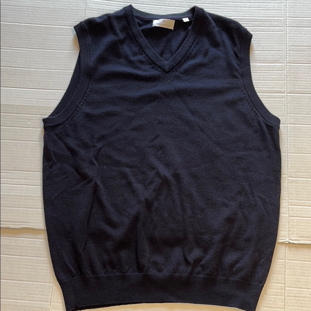 Toscano Firenze-L-navy blue-100% extra fine merino  wool, V-neck, sweater vest.